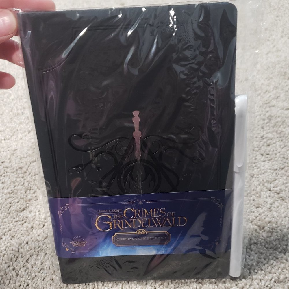 NWT, Fantastic Beasts Grindelwald Dark Sketchbook